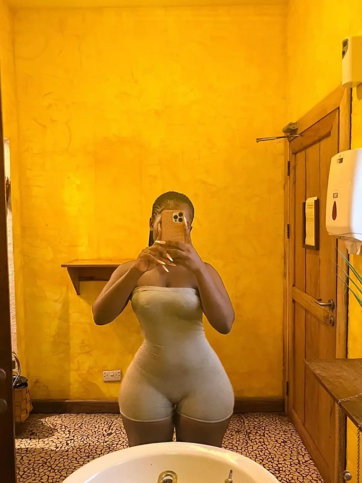 Rosa Echo, independent escort in Kawangware, Nairobi. Verified